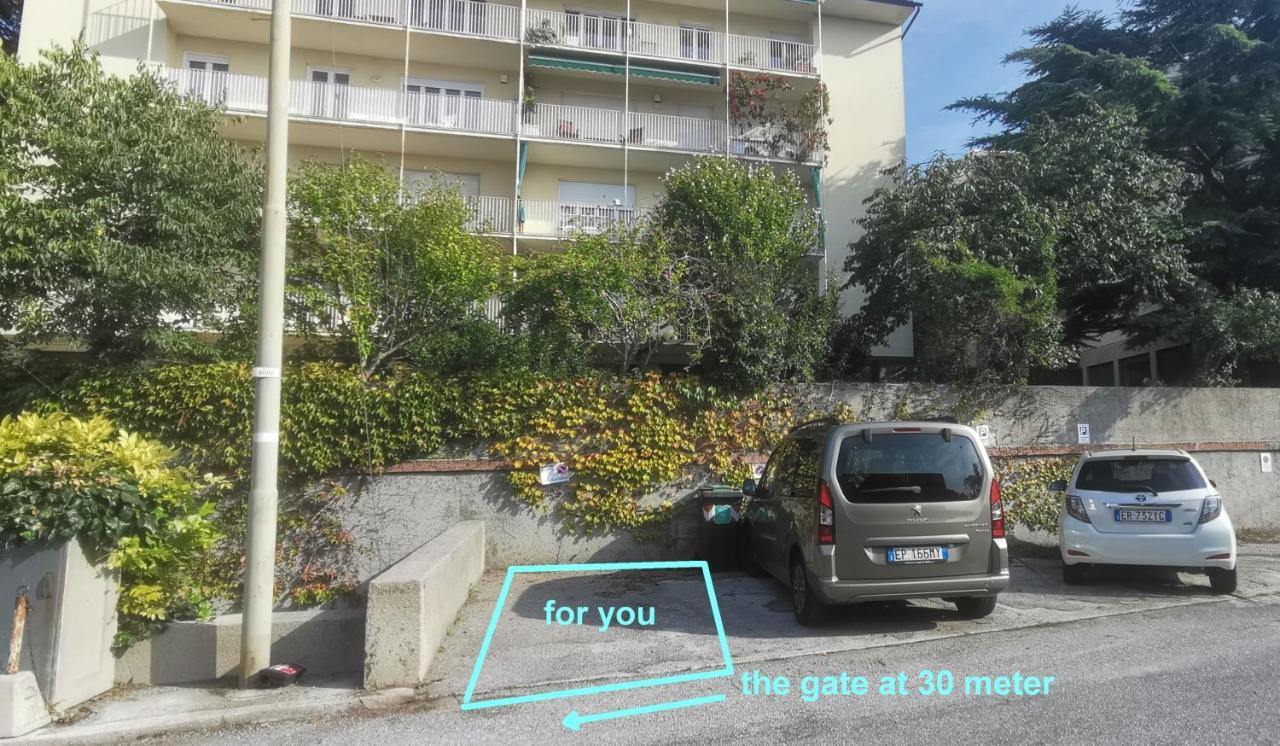 Charming In A 19th Century Appartamento Trieste