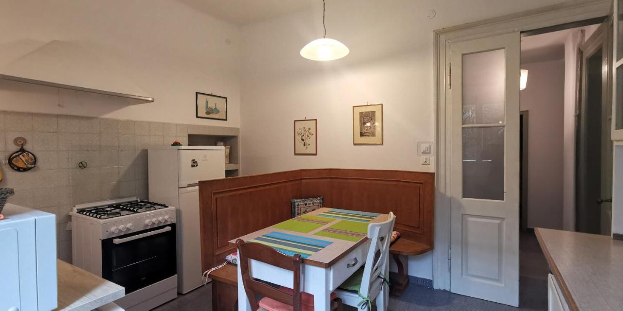 Charming In A 19th Century Appartamento *